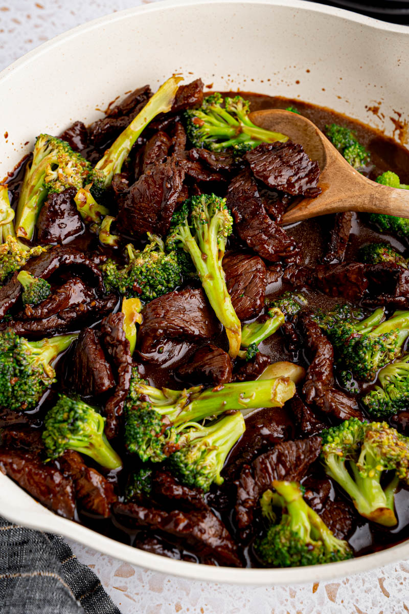 Katta kokrakli qizlarning fotosuratlari